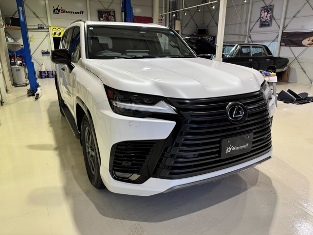 Lexus LX