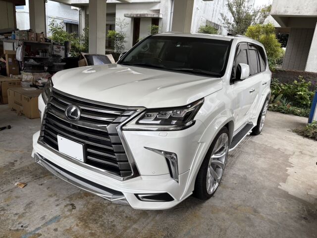 Lexus LX