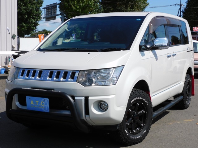 Mitsubishi Delica D:5