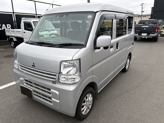 Mitsubishi Minicab Van