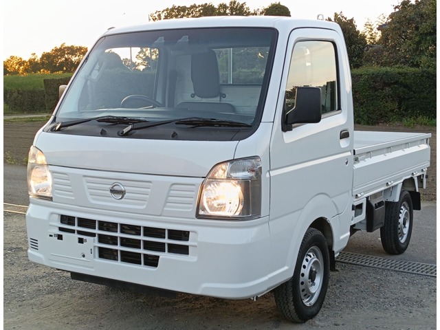 Nissan NT100 Clipper